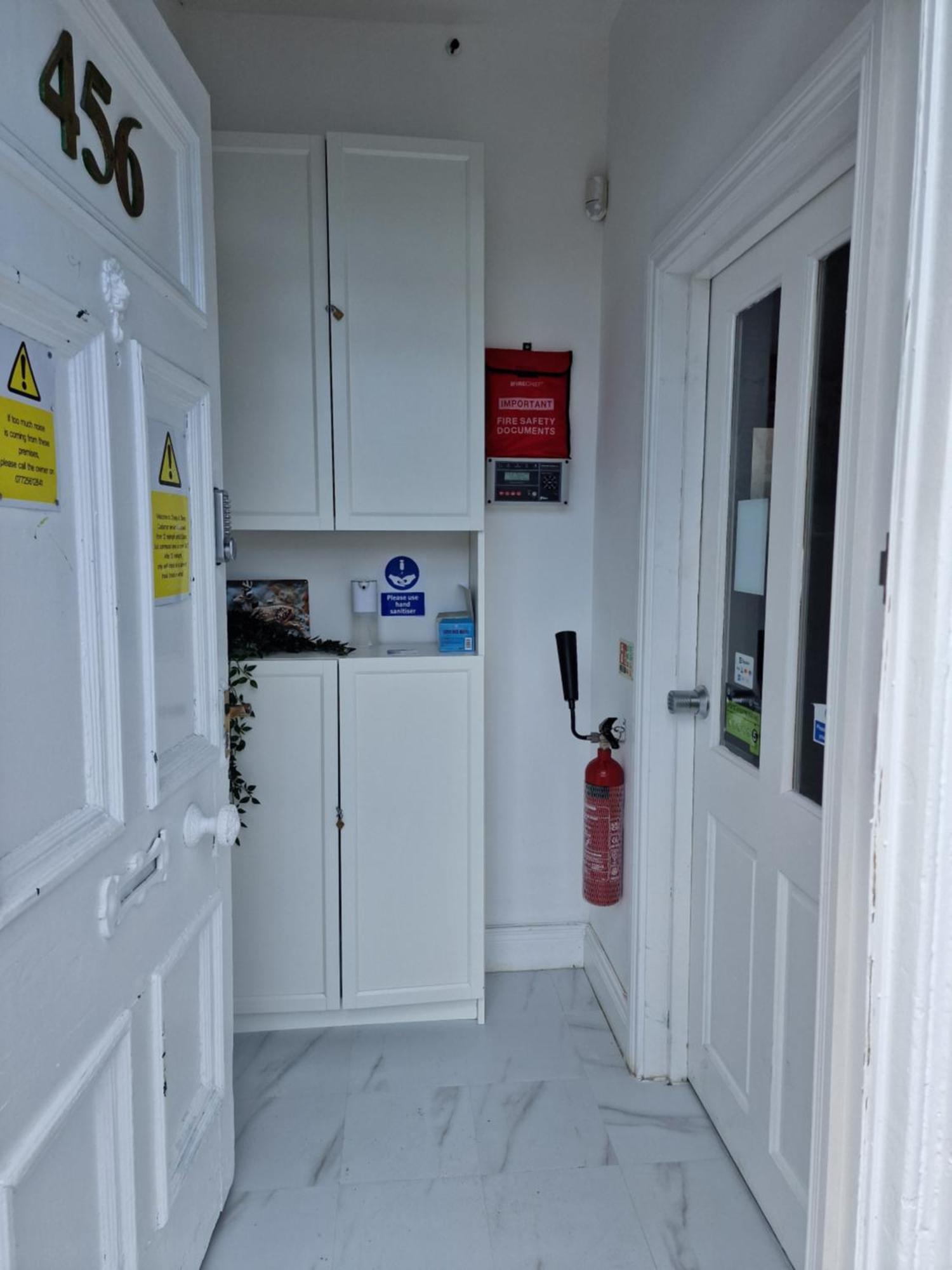 Hostel Aunty Katie'S House, Ni Tourist Board Certified & Located On The Main Oldpark Road To Belfast, With Free Continental Breakfast & Free Ultra Fast Sky Internet, Free Sky Sports & Free Sky Cinema, Self-Check In After 10Pm Gmt Exterior foto