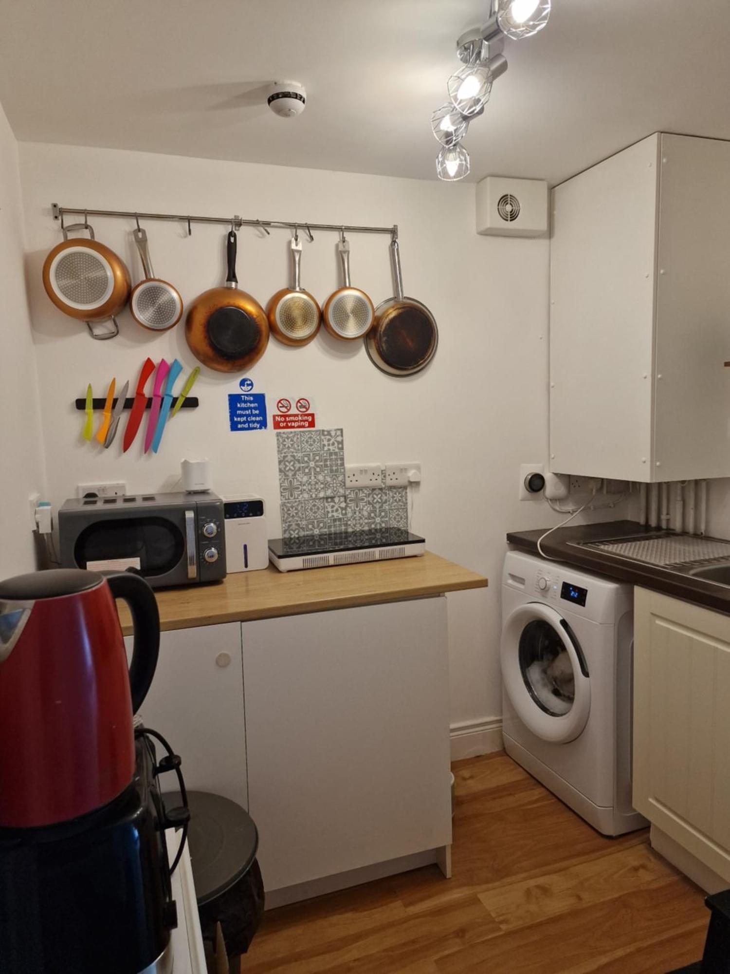 Hostel Aunty Katie'S House, Ni Tourist Board Certified & Located On The Main Oldpark Road To Belfast, With Free Continental Breakfast & Free Ultra Fast Sky Internet, Free Sky Sports & Free Sky Cinema, Self-Check In After 10Pm Gmt Exterior foto