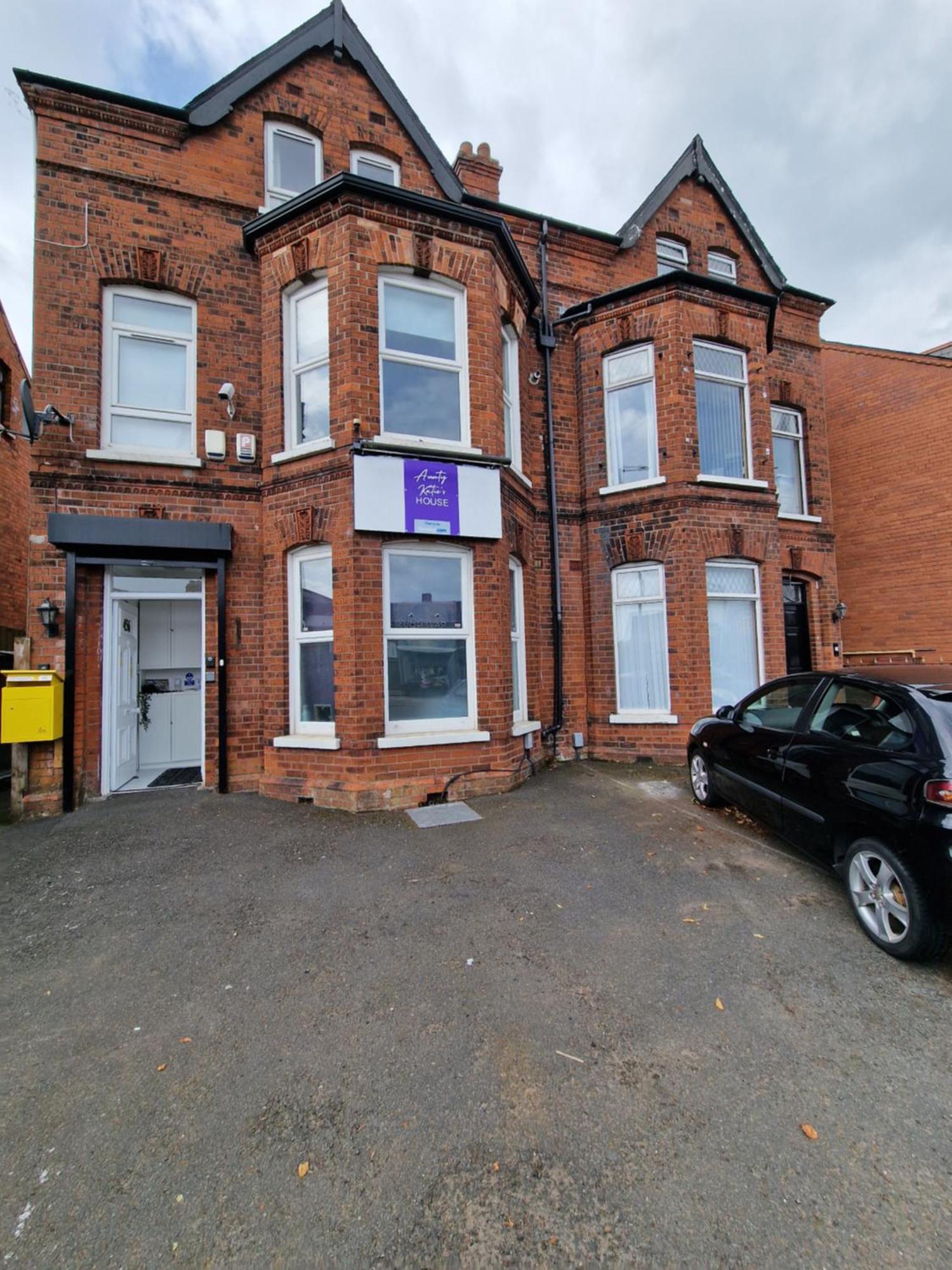 Hostel Aunty Katie'S House, Ni Tourist Board Certified & Located On The Main Oldpark Road To Belfast, With Free Continental Breakfast & Free Ultra Fast Sky Internet, Free Sky Sports & Free Sky Cinema, Self-Check In After 10Pm Gmt Exterior foto