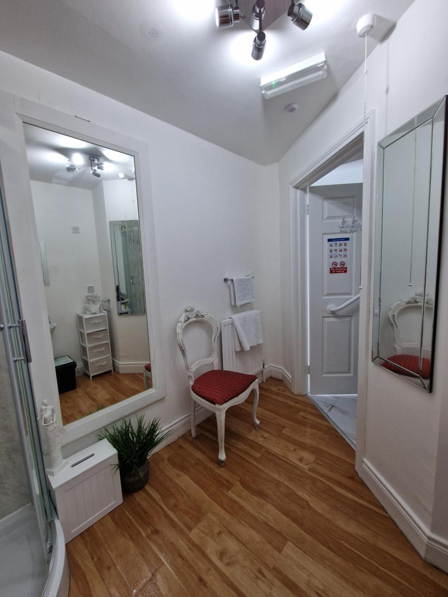 Hostel Aunty Katie'S House, Ni Tourist Board Certified & Located On The Main Oldpark Road To Belfast, With Free Continental Breakfast & Free Ultra Fast Sky Internet, Free Sky Sports & Free Sky Cinema, Self-Check In After 10Pm Gmt Exterior foto