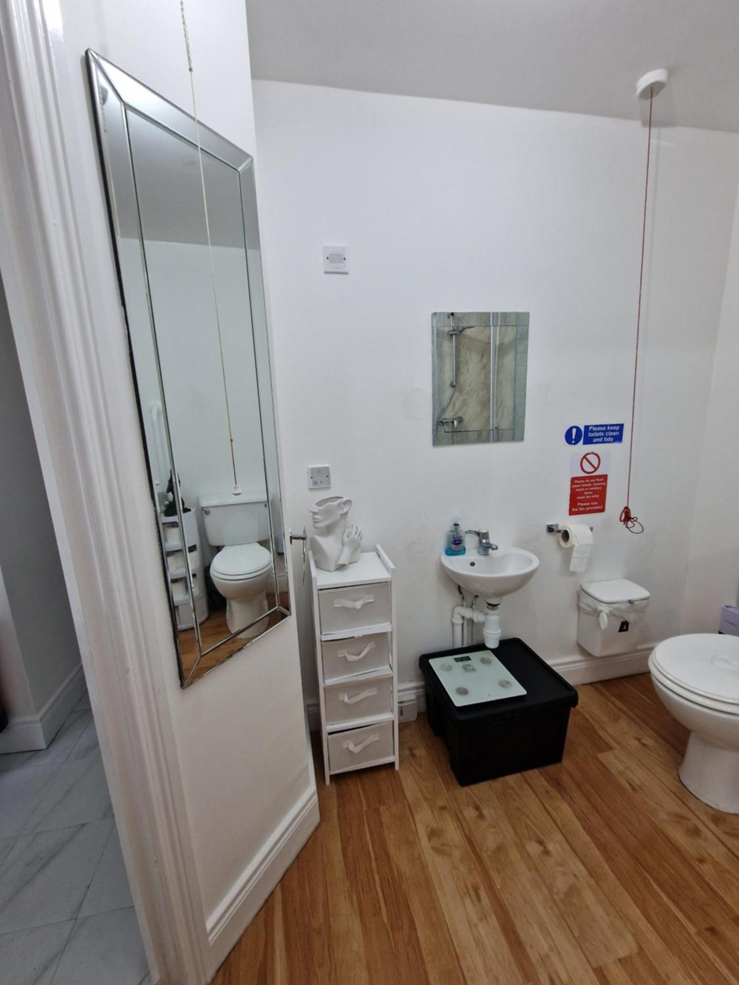 Hostel Aunty Katie'S House, Ni Tourist Board Certified & Located On The Main Oldpark Road To Belfast, With Free Continental Breakfast & Free Ultra Fast Sky Internet, Free Sky Sports & Free Sky Cinema, Self-Check In After 10Pm Gmt Exterior foto