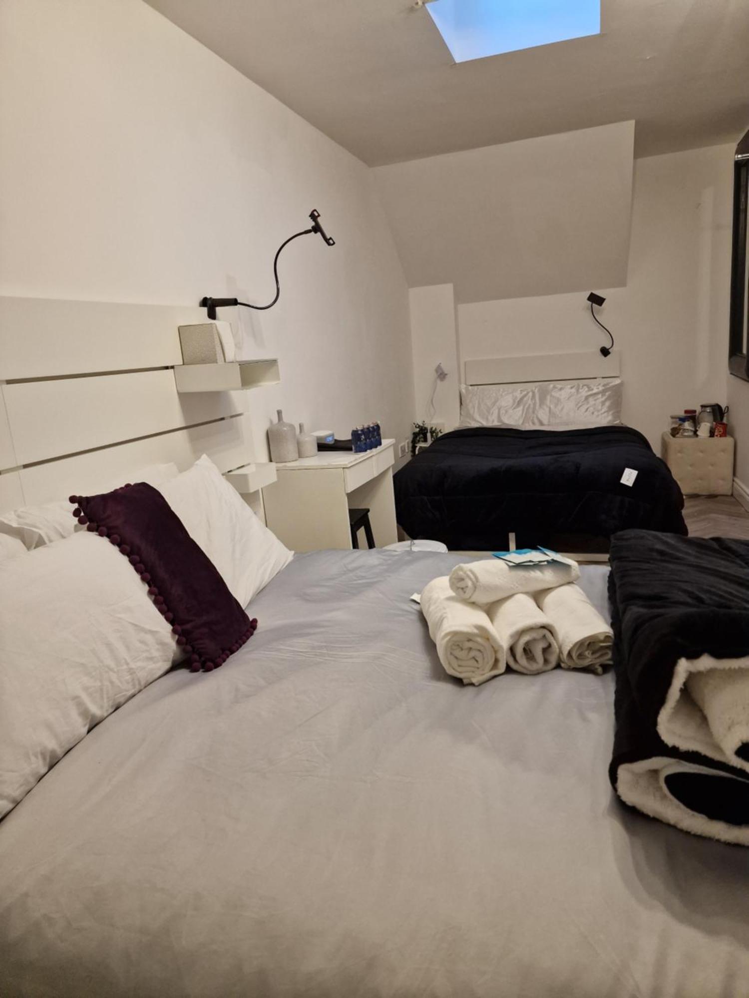Hostel Aunty Katie'S House, Ni Tourist Board Certified & Located On The Main Oldpark Road To Belfast, With Free Continental Breakfast & Free Ultra Fast Sky Internet, Free Sky Sports & Free Sky Cinema, Self-Check In After 10Pm Gmt Exterior foto