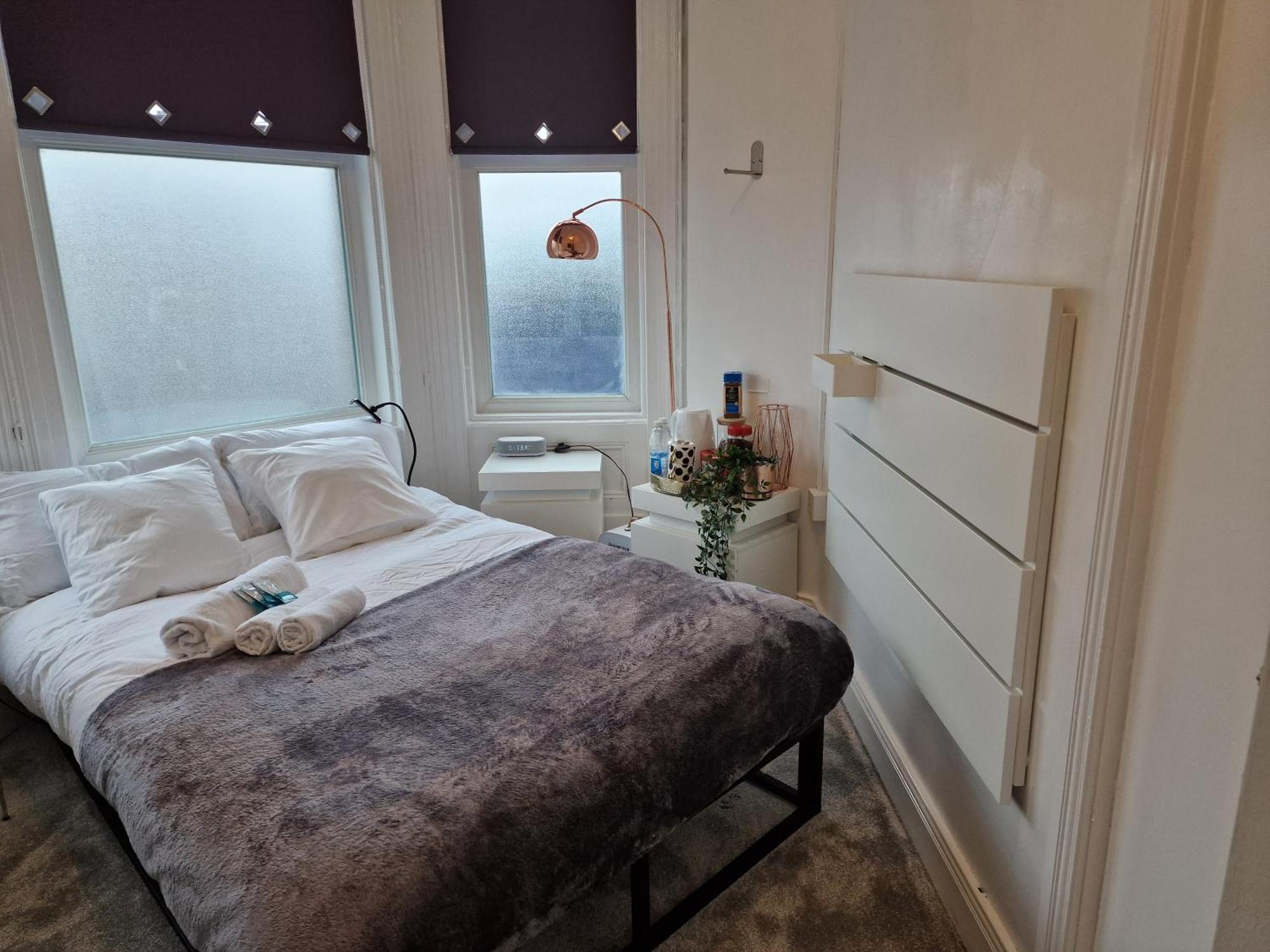Hostel Aunty Katie'S House, Ni Tourist Board Certified & Located On The Main Oldpark Road To Belfast, With Free Continental Breakfast & Free Ultra Fast Sky Internet, Free Sky Sports & Free Sky Cinema, Self-Check In After 10Pm Gmt Exterior foto