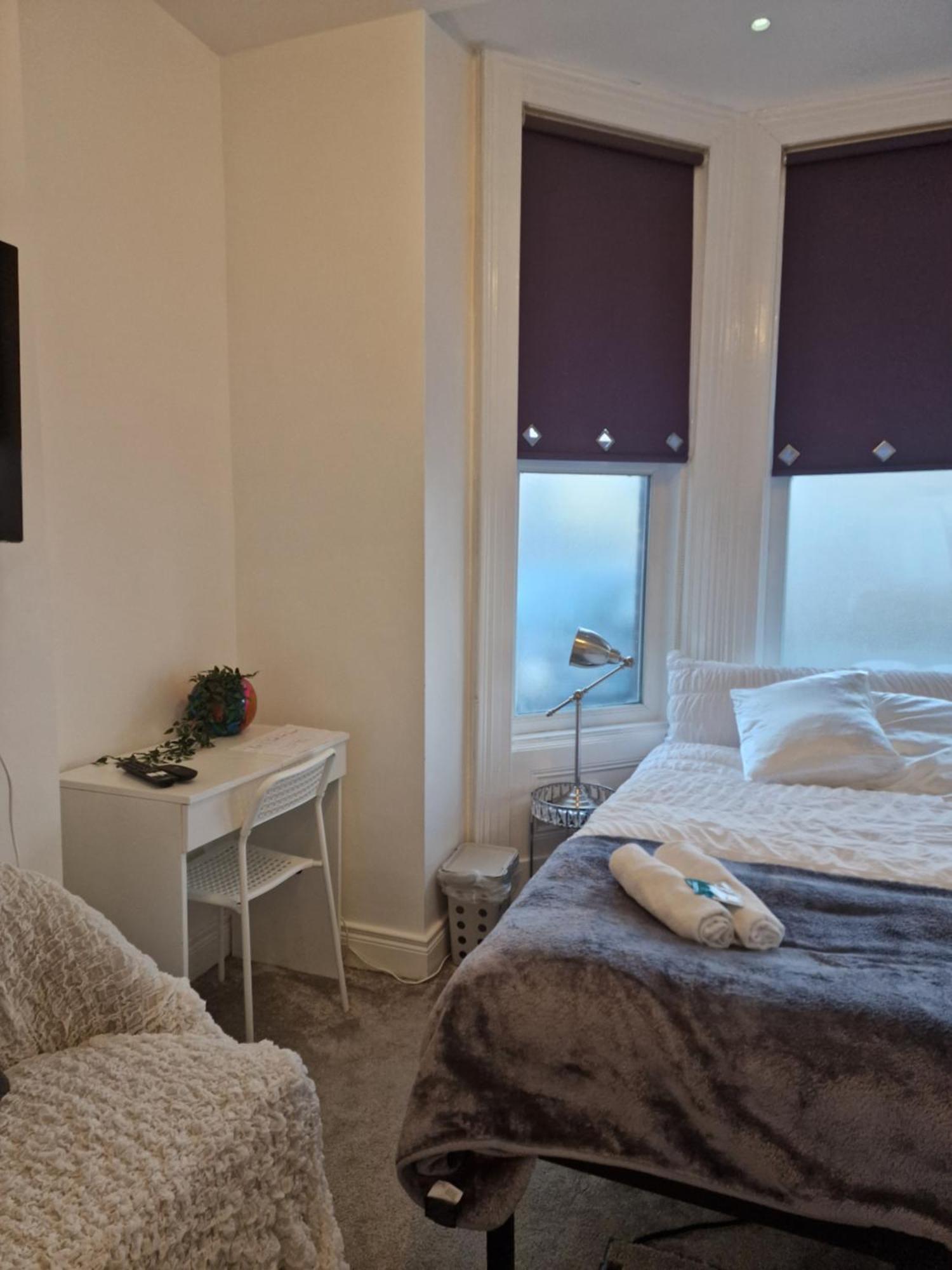 Hostel Aunty Katie'S House, Ni Tourist Board Certified & Located On The Main Oldpark Road To Belfast, With Free Continental Breakfast & Free Ultra Fast Sky Internet, Free Sky Sports & Free Sky Cinema, Self-Check In After 10Pm Gmt Exterior foto